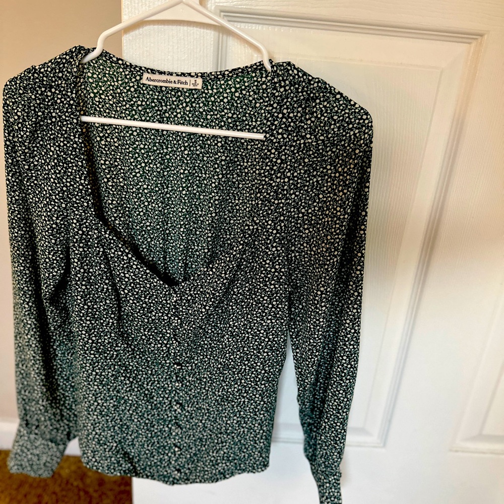 Abercrombie & Fitch green floral blouse
